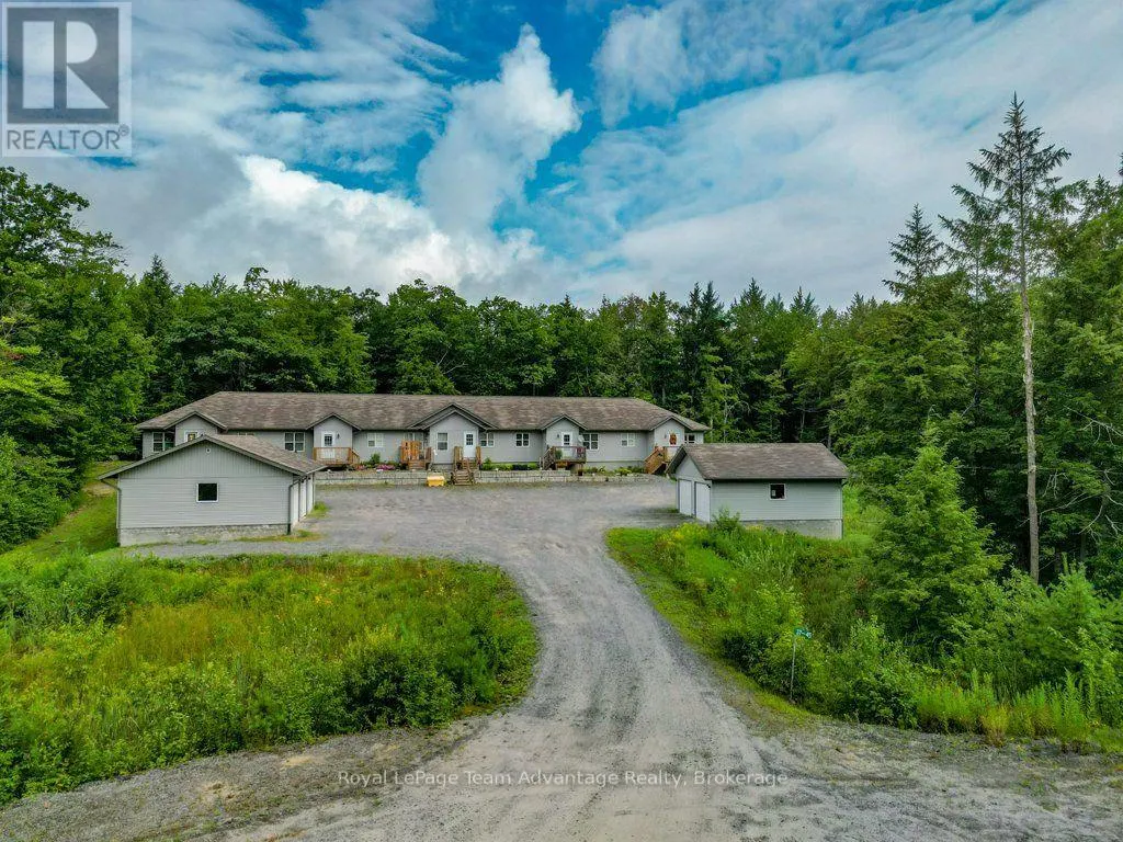 5 - 45 SEGUIN PLACE #5