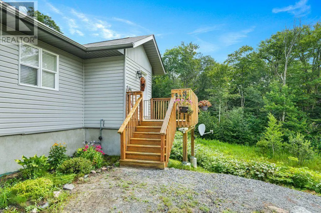 5 - 45 SEGUIN PLACE #5