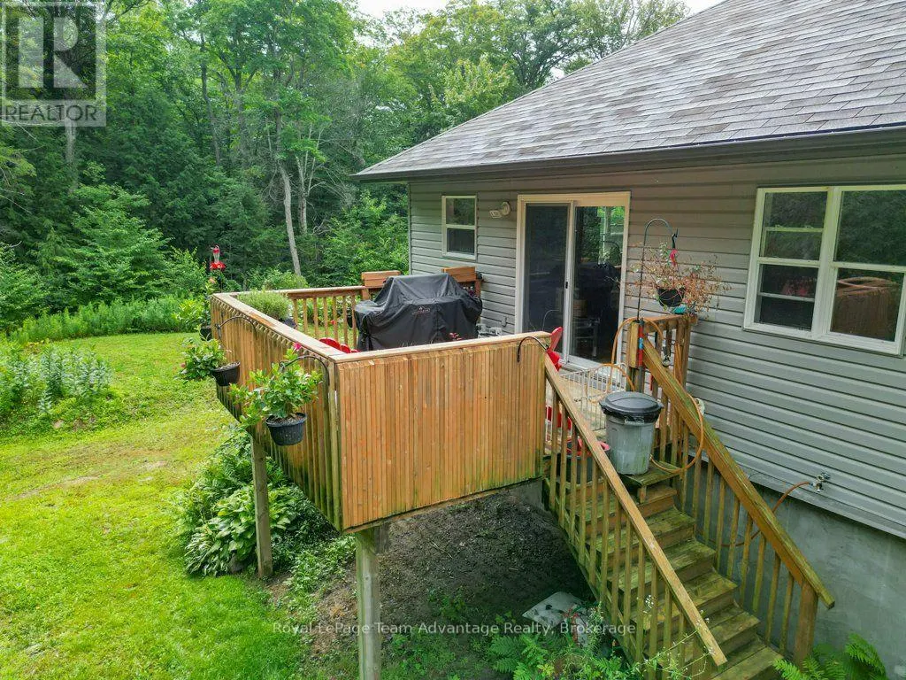 5 - 45 SEGUIN PLACE #5