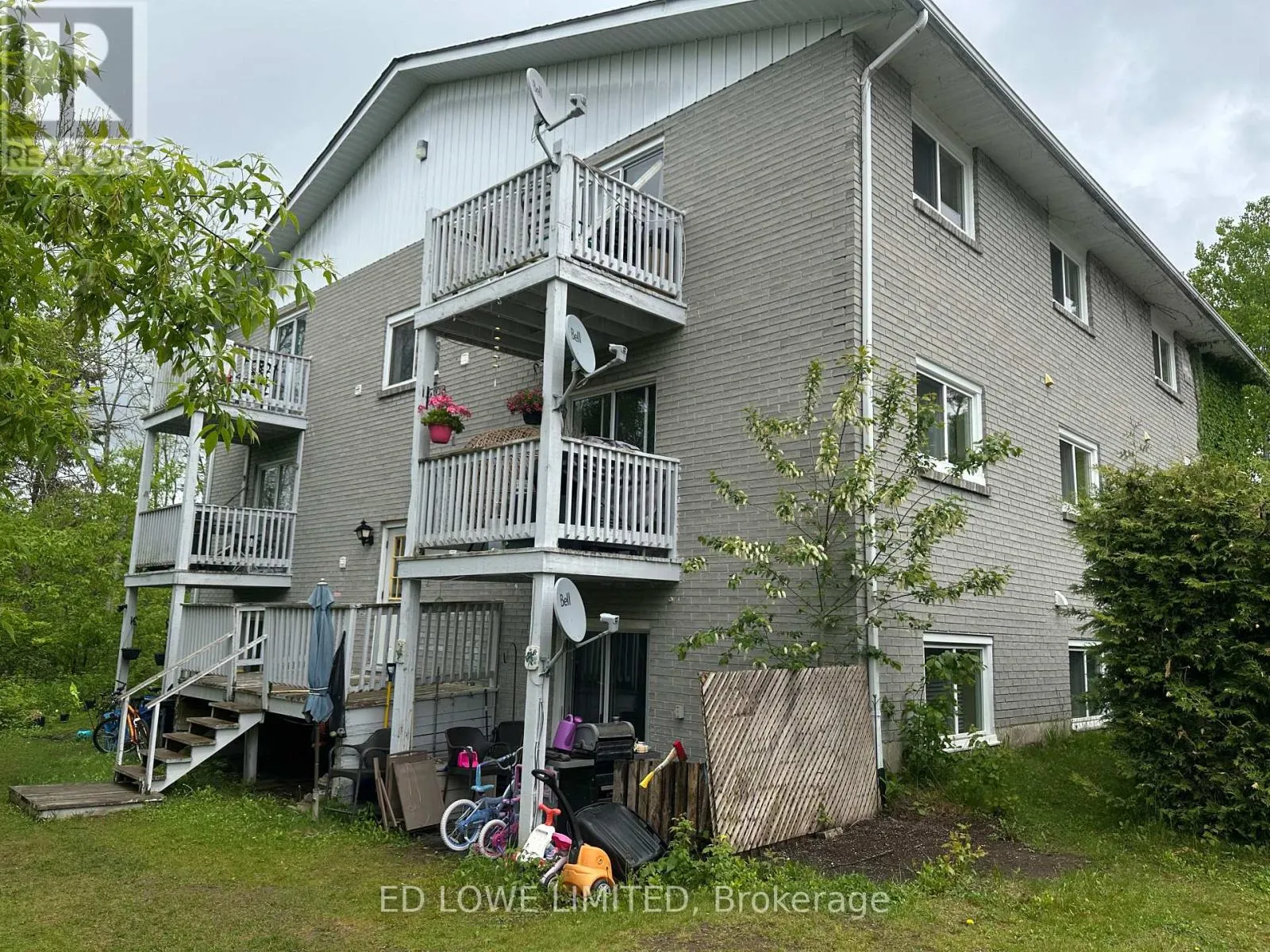 25 KITCHEN ROAD S