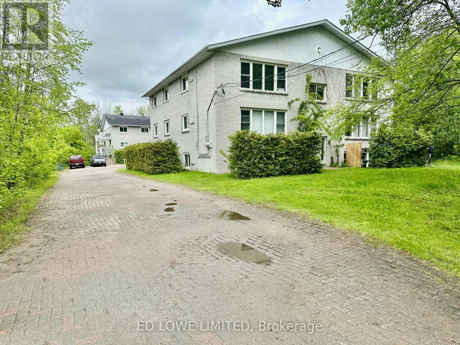 25 KITCHEN ROAD S