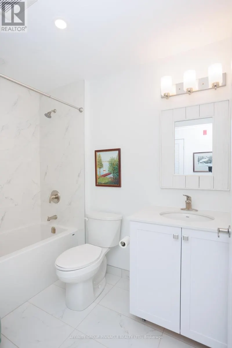 302 - 19 A WEST STREET N #302