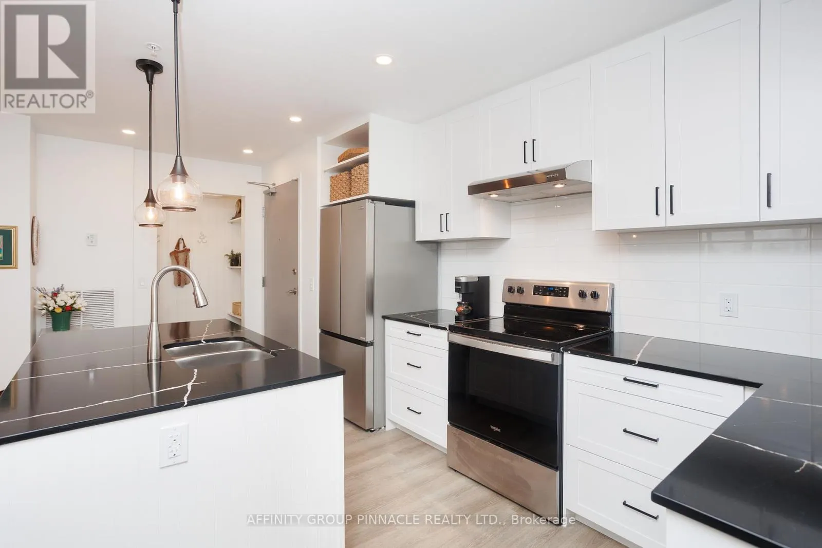 302 - 19 A WEST STREET N #302