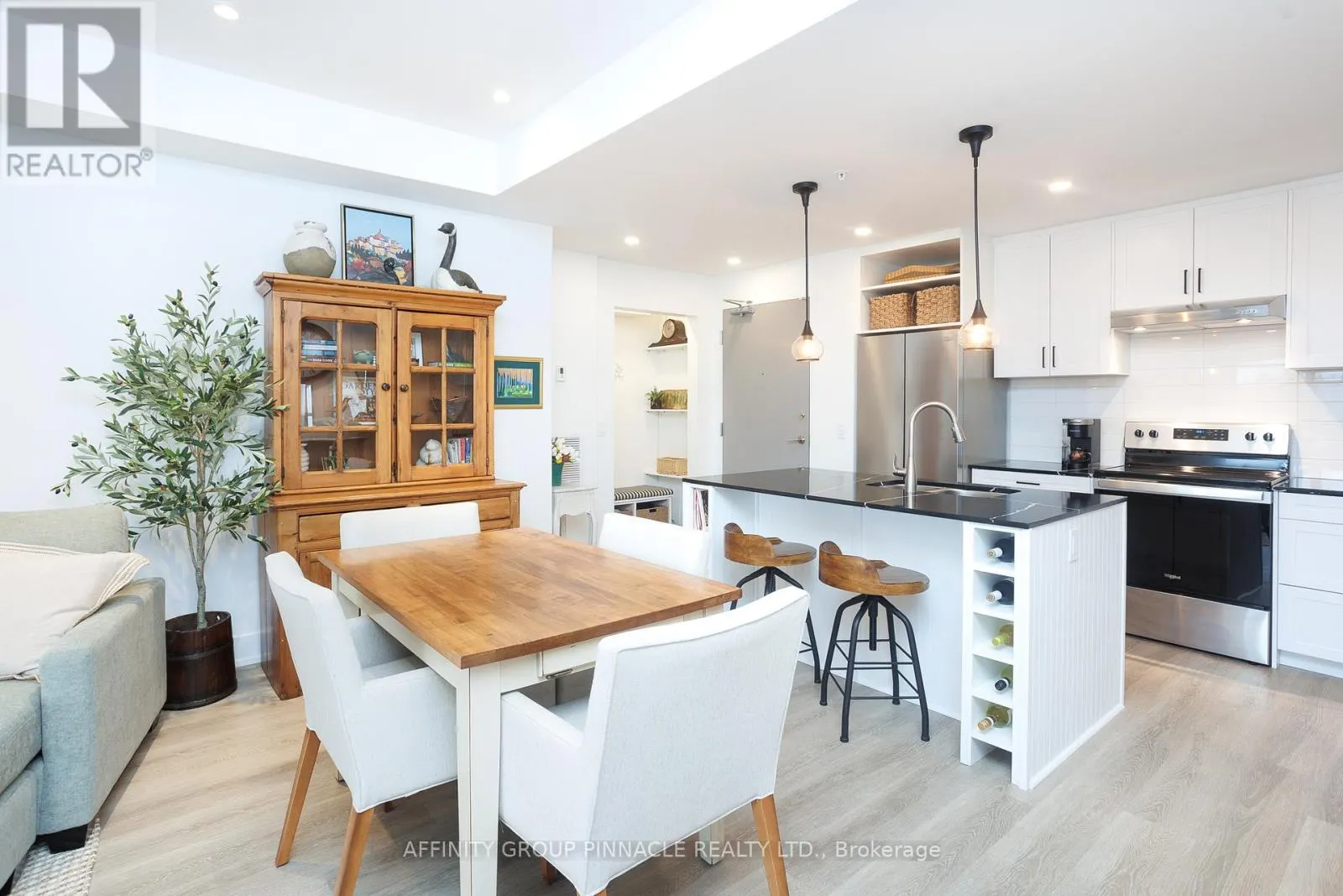 302 - 19 A WEST STREET N #302