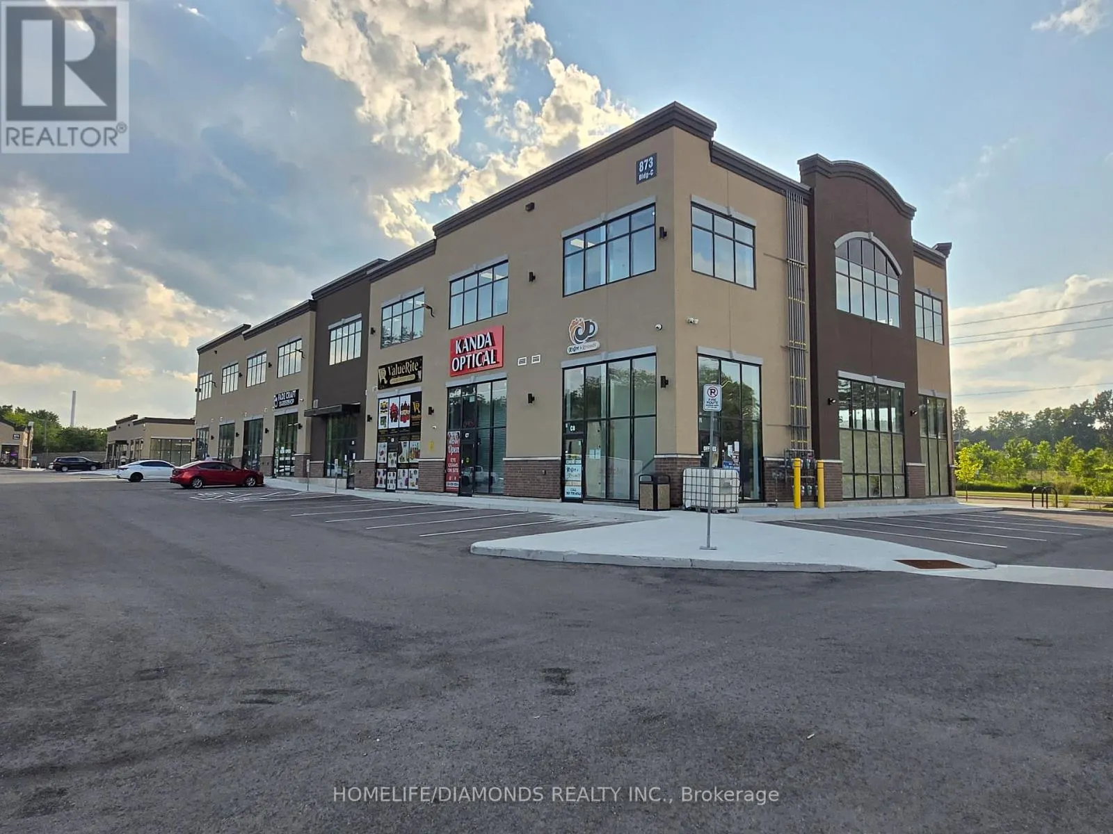 C1 (MAIN) - 873 FAIRWAY ROAD N