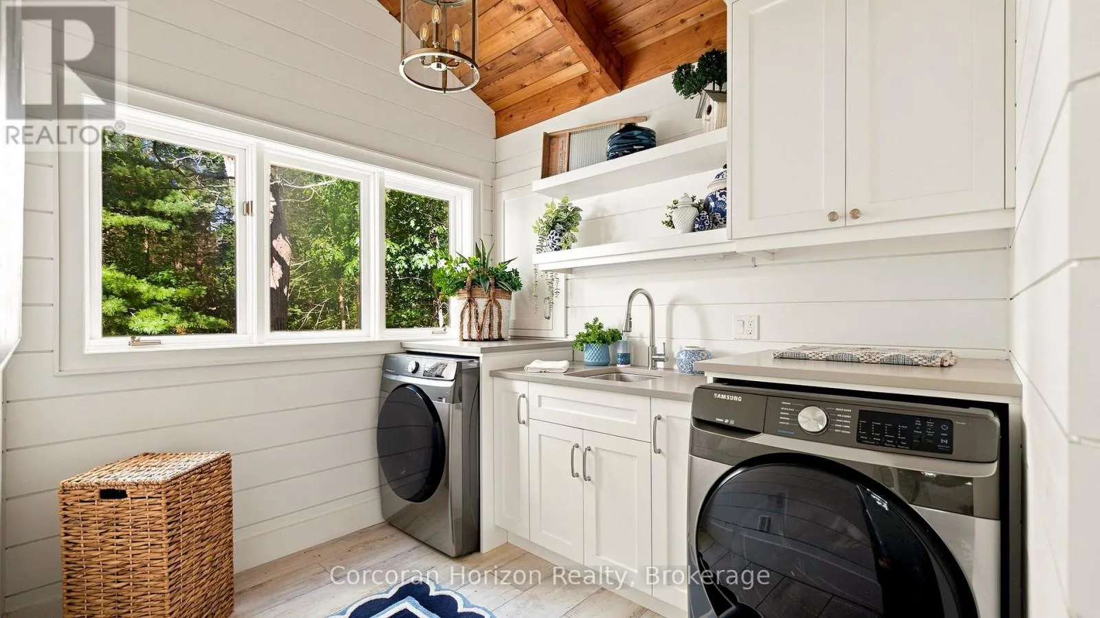 4476 ISLAND 1040/LITTLE BEAUSOLEIL ISLAND