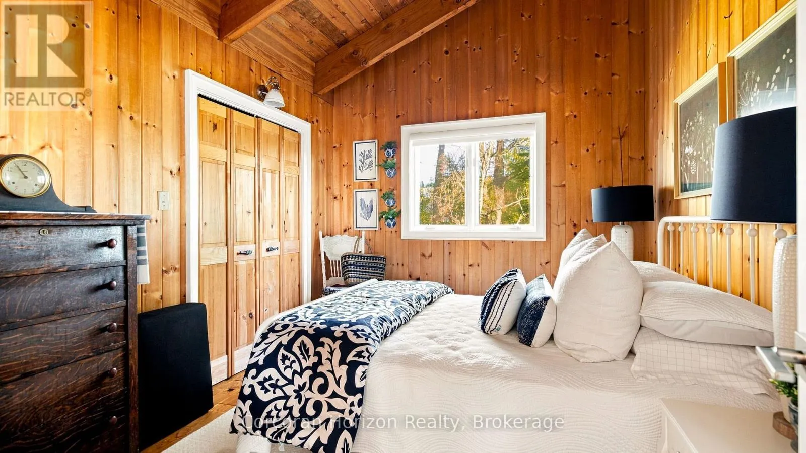 4476 ISLAND 1040/LITTLE BEAUSOLEIL ISLAND