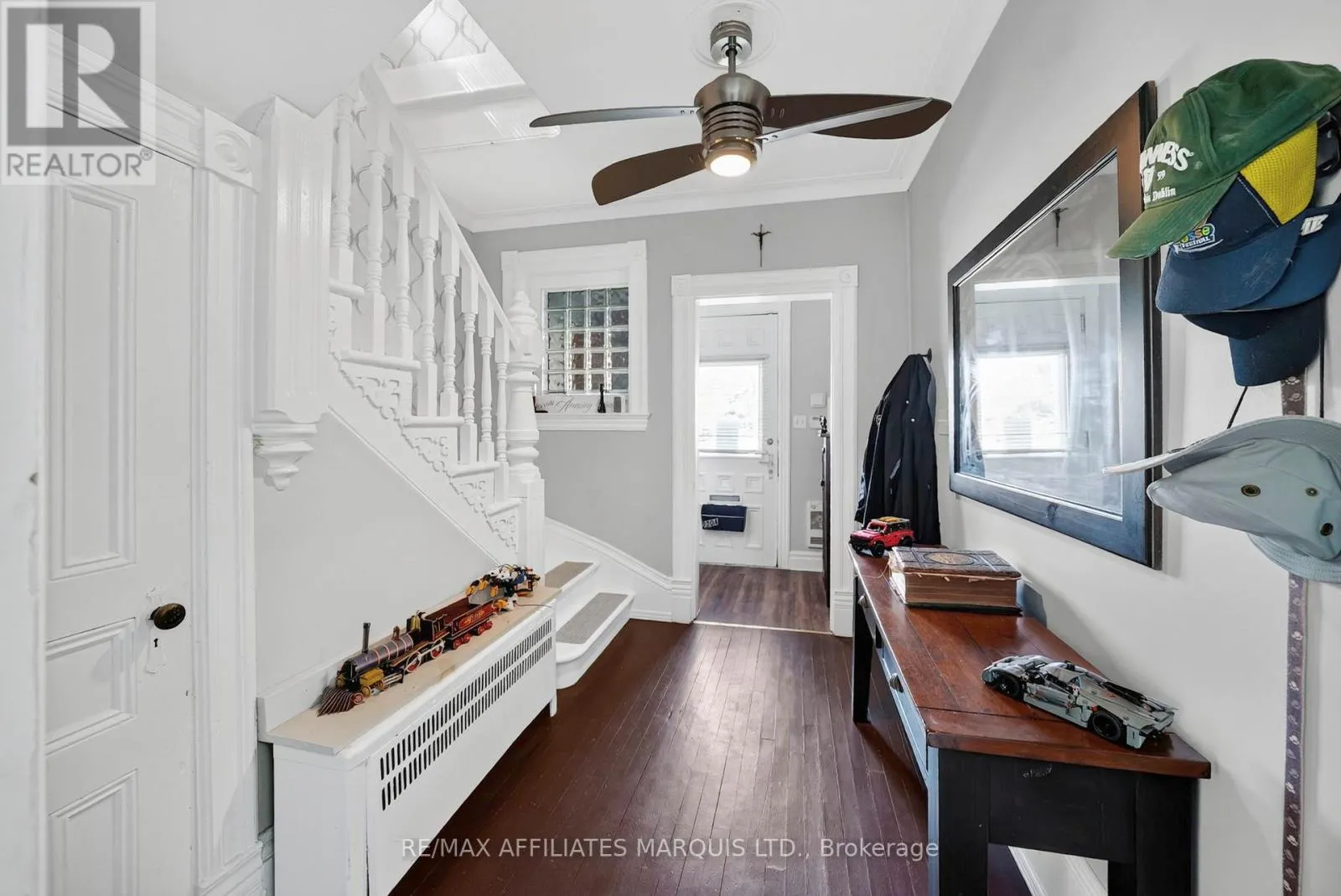 220 SECOND STREET W
