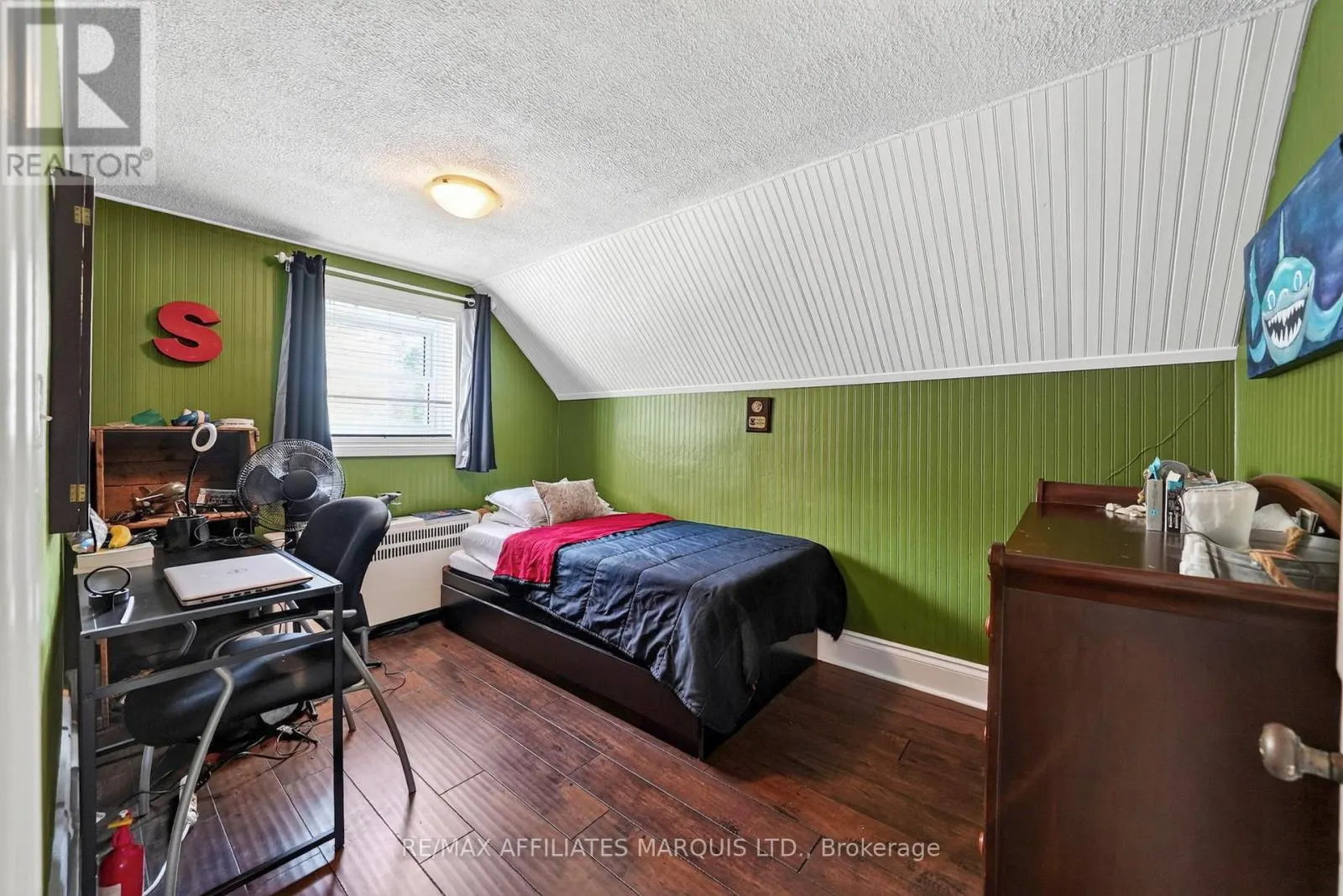 220 SECOND STREET W