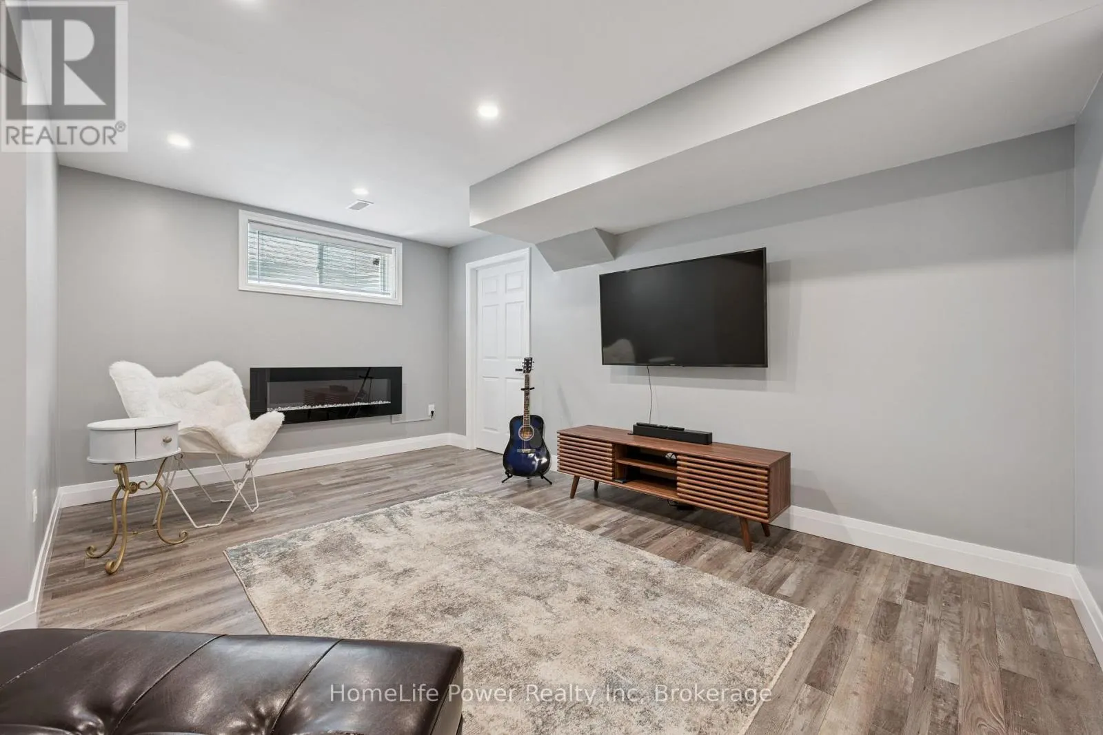 183 TOWNSEND DRIVE