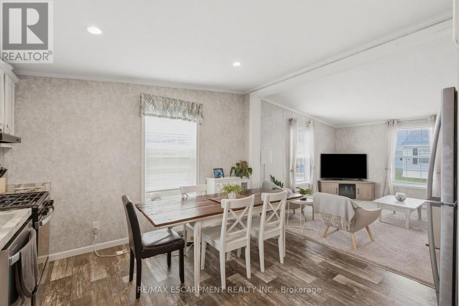 10 MARSH COVE