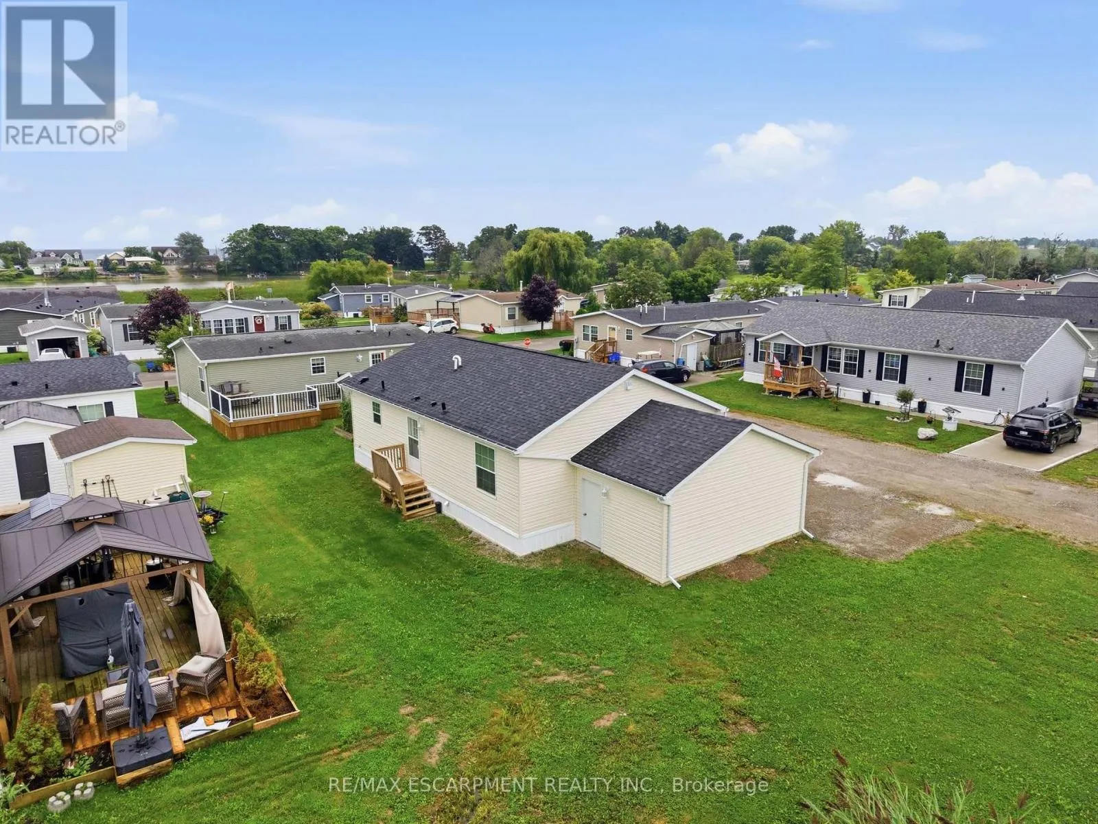 10 MARSH COVE