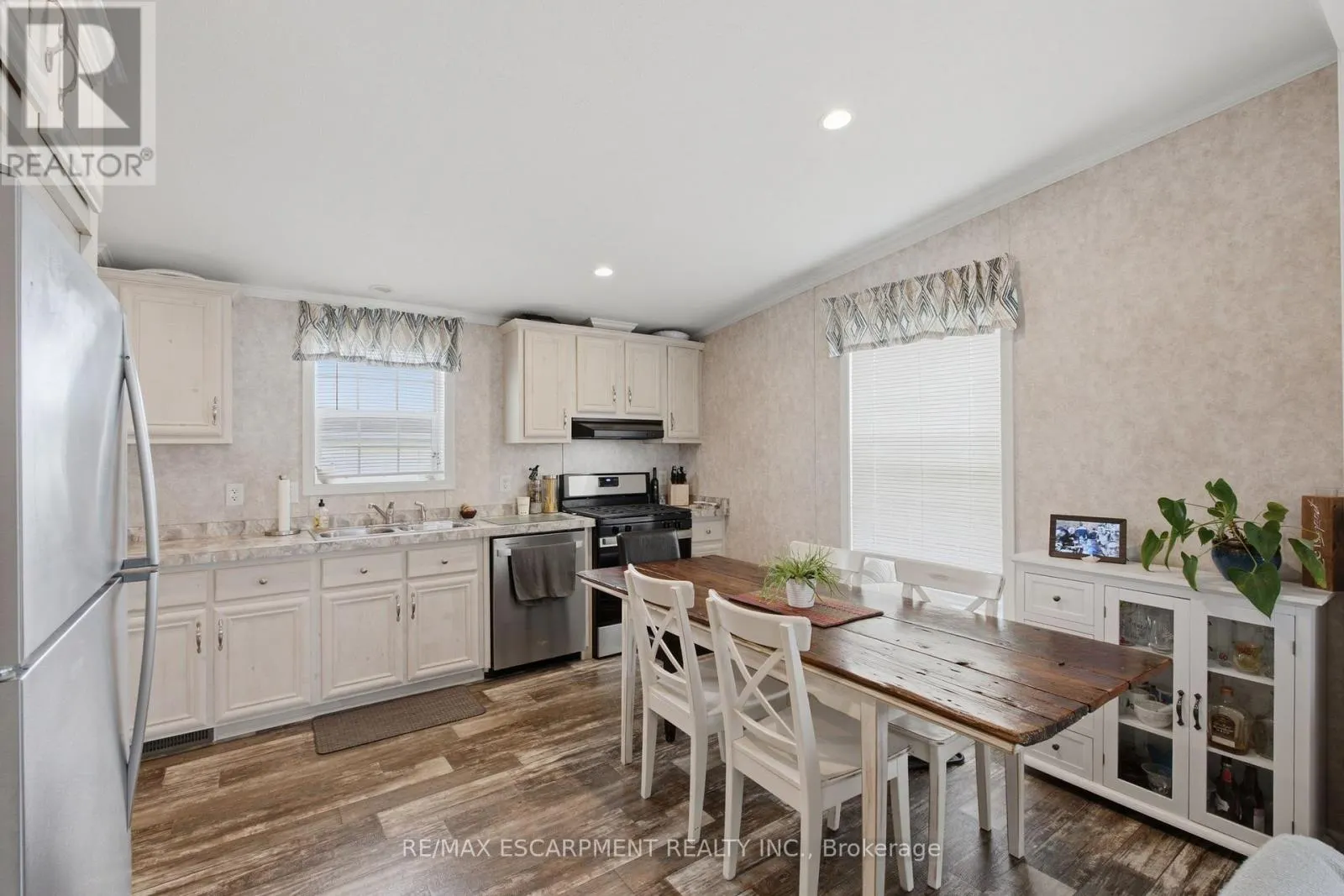 10 MARSH COVE