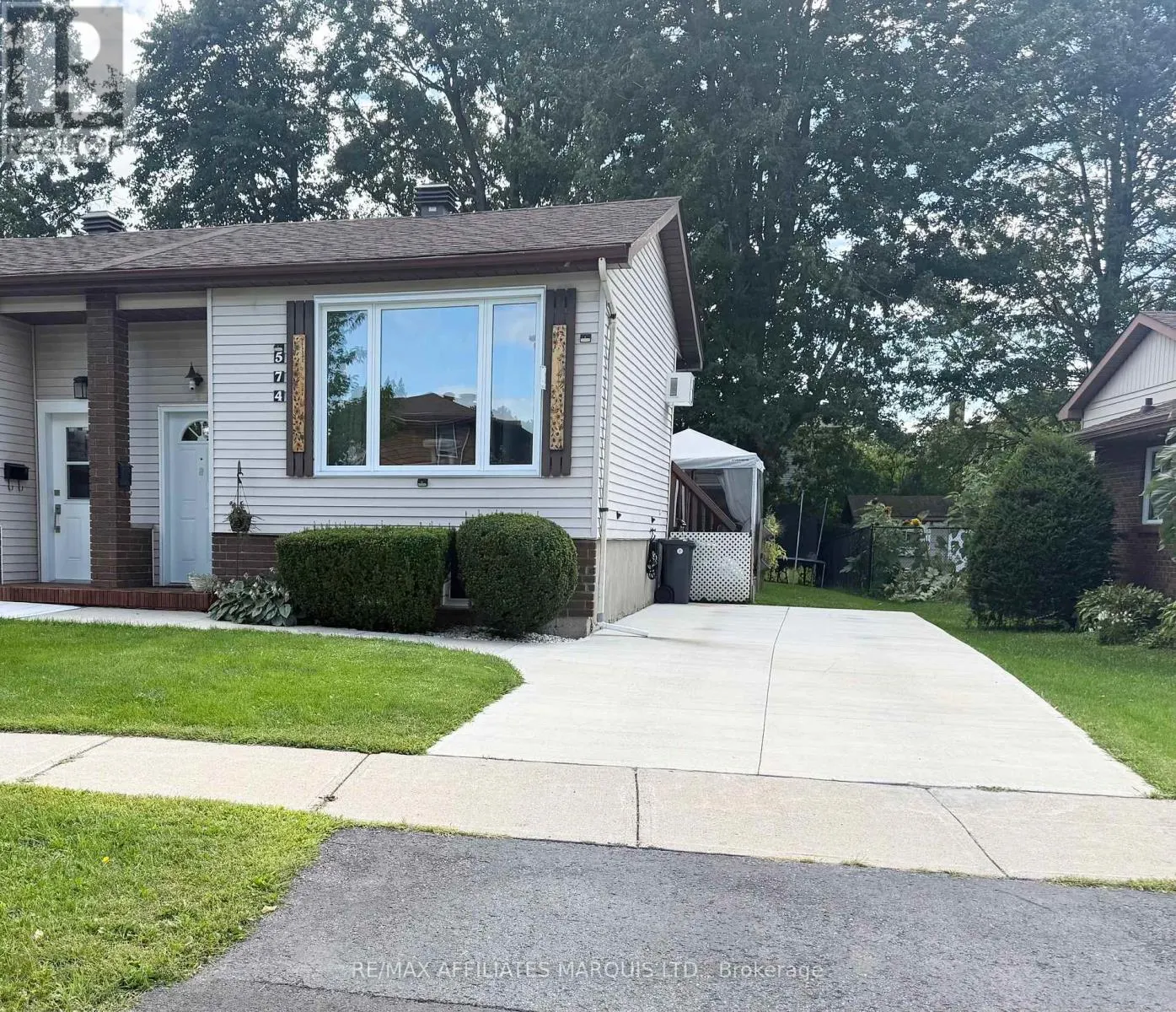 574 LYNWOOD DRIVE