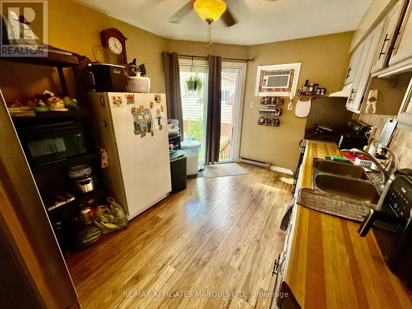574 LYNWOOD DRIVE