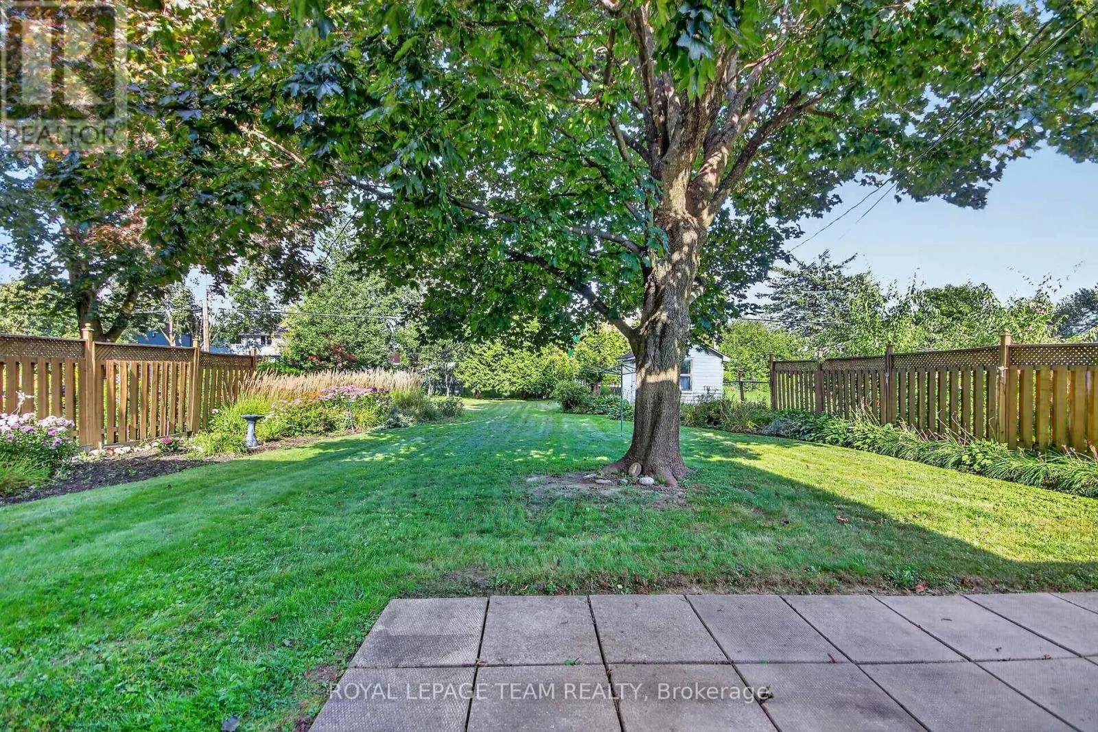 957 WINNINGTON AVENUE
