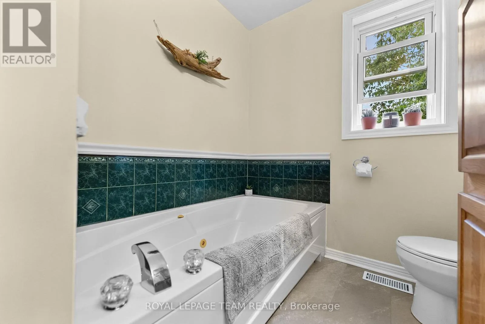 484 WYLIE ROAD