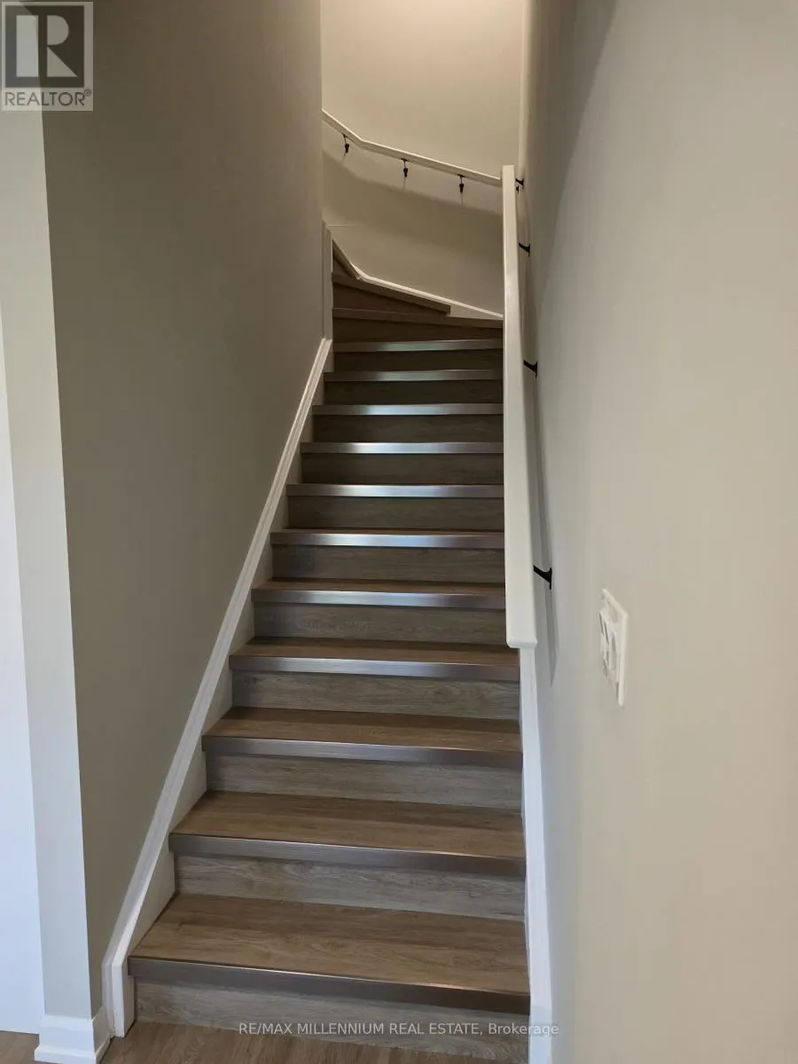 320 - 708 WOOLWICH STREET