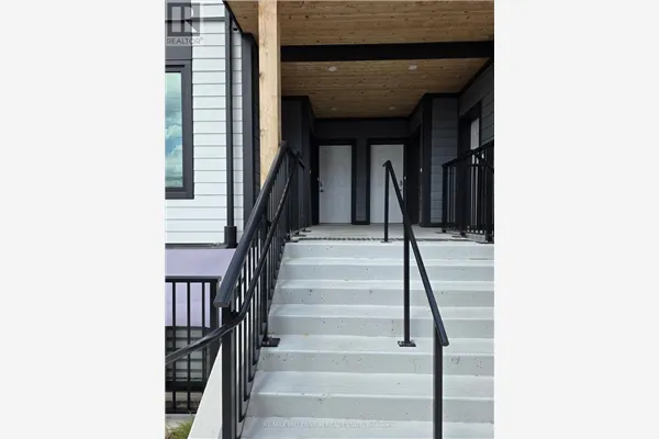 320 - 708 WOOLWICH STREET