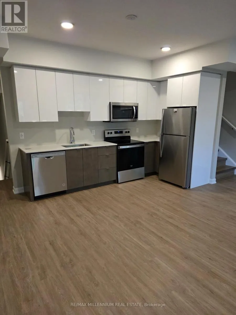 320 - 708 WOOLWICH STREET