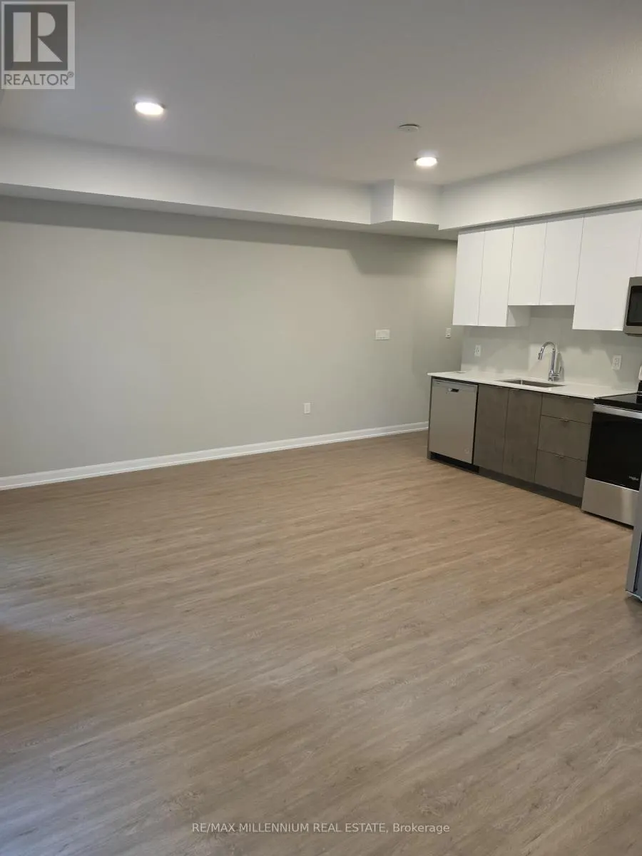 320 - 708 WOOLWICH STREET