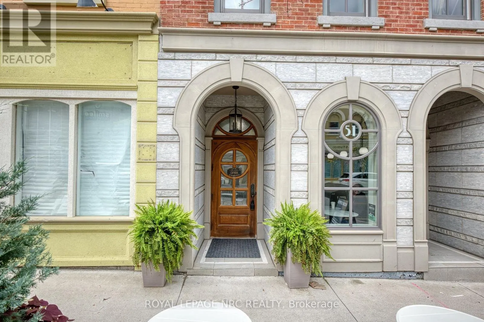 51 FRONT STREET S