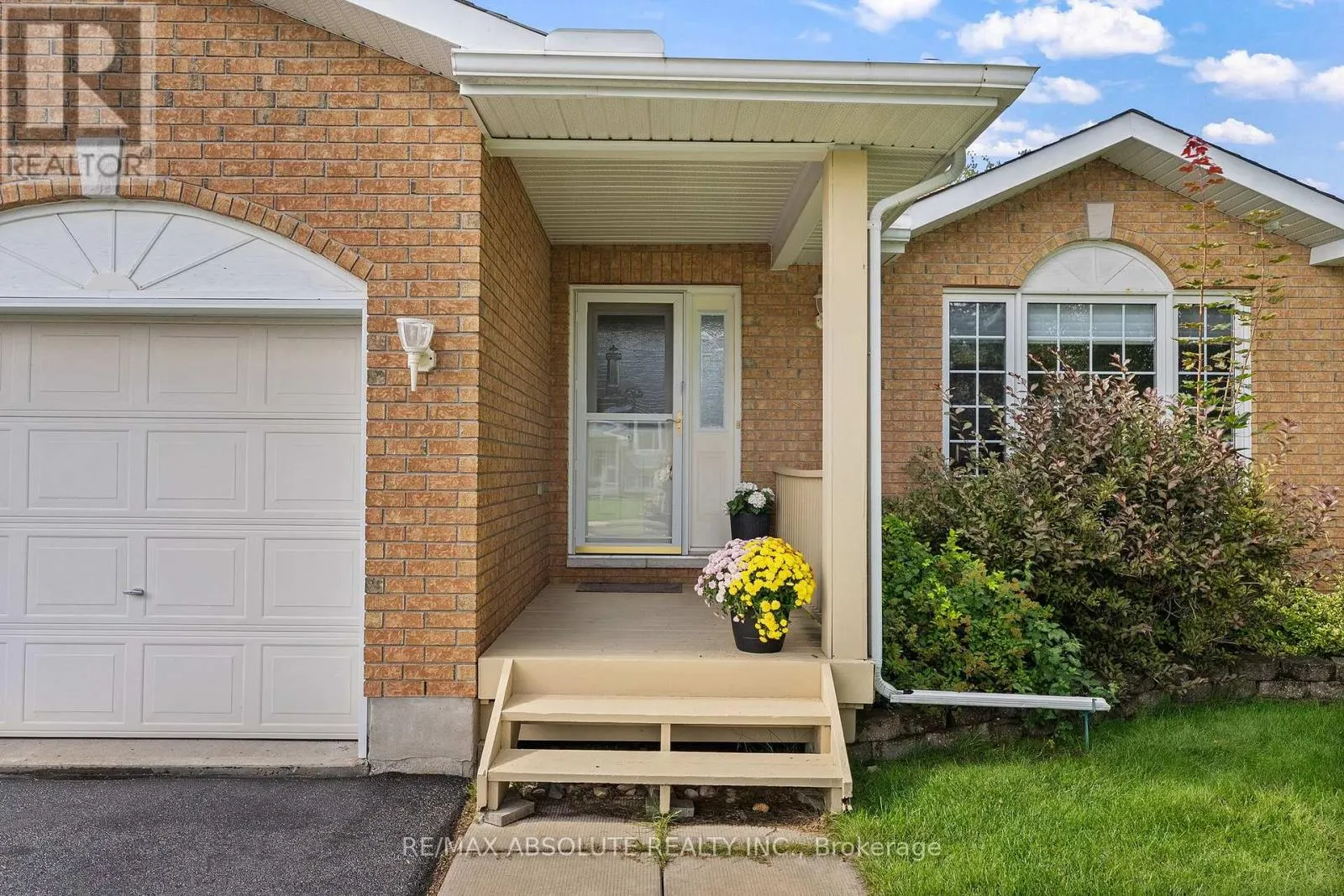 1 RIVER RIDGE CRESCENT