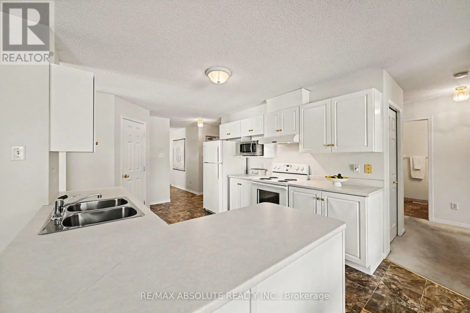 1 RIVER RIDGE CRESCENT