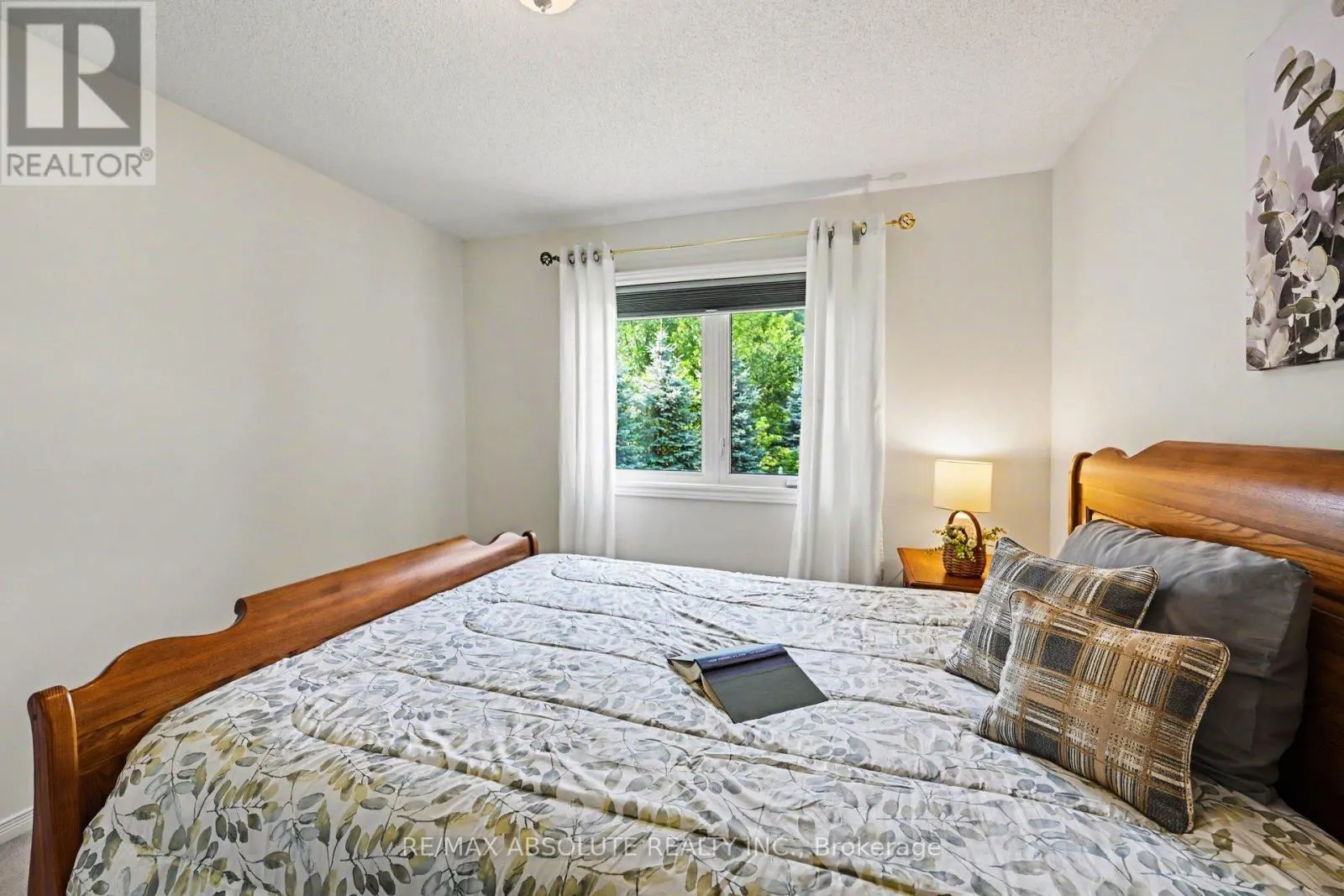 1 RIVER RIDGE CRESCENT
