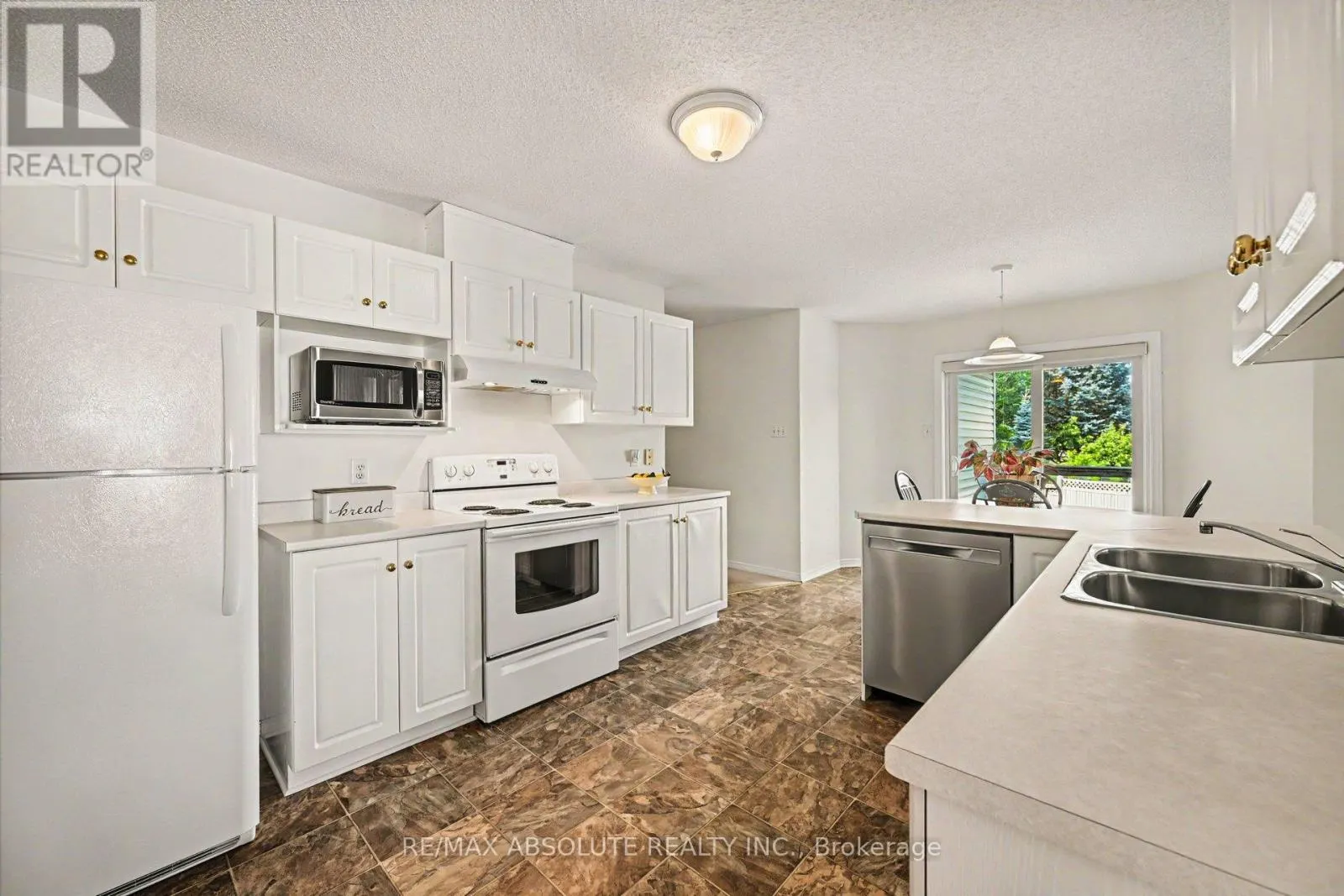 1 RIVER RIDGE CRESCENT