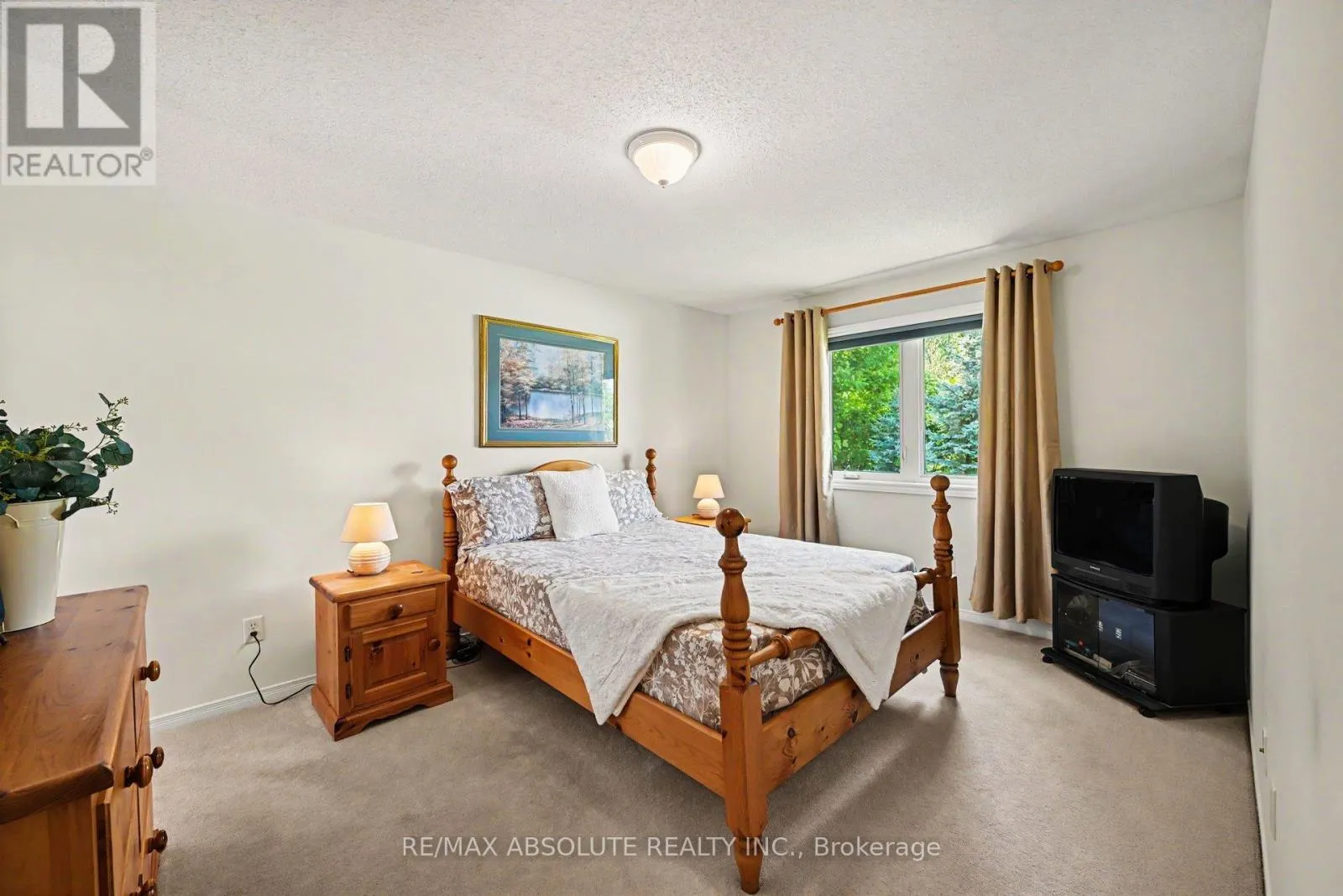 1 RIVER RIDGE CRESCENT