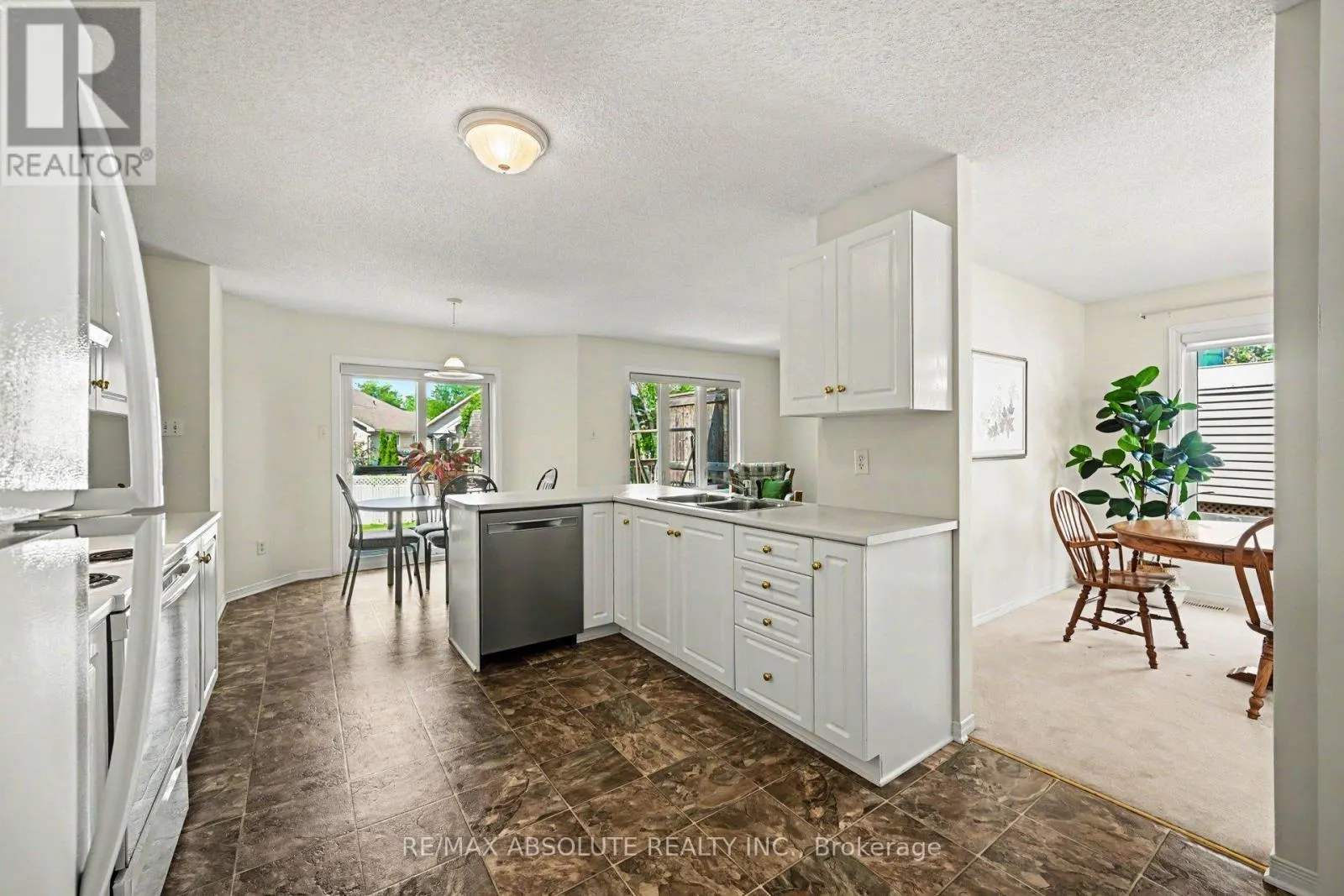 1 RIVER RIDGE CRESCENT