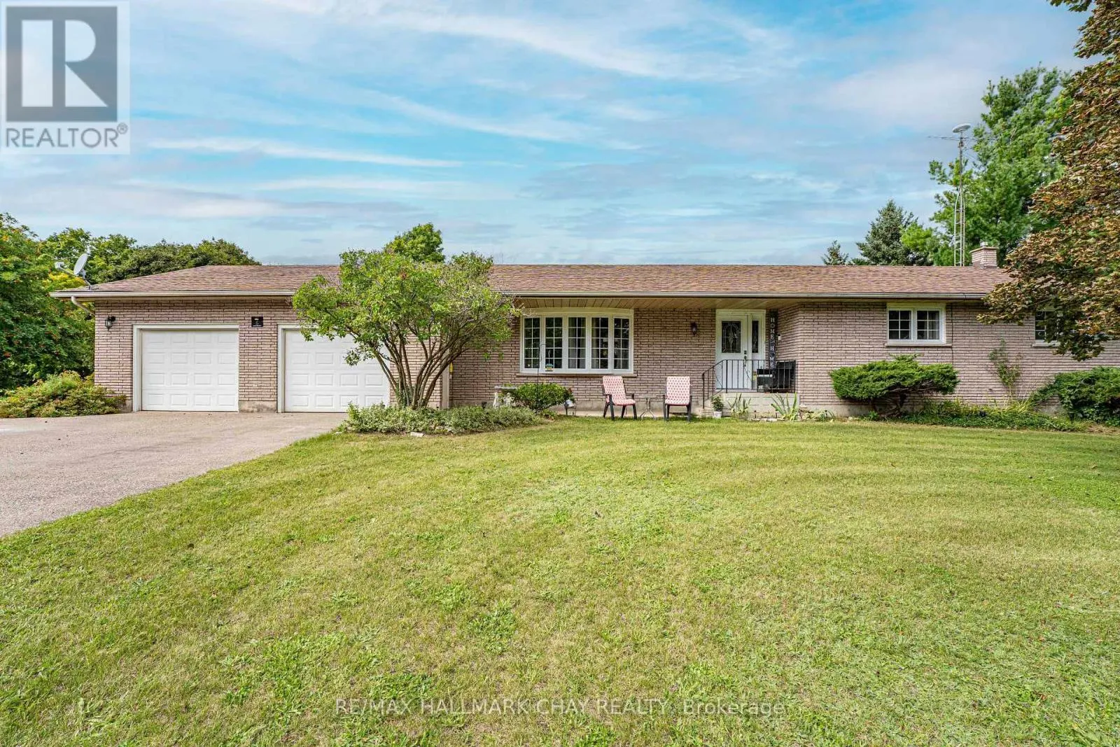6 MAES CRESCENT