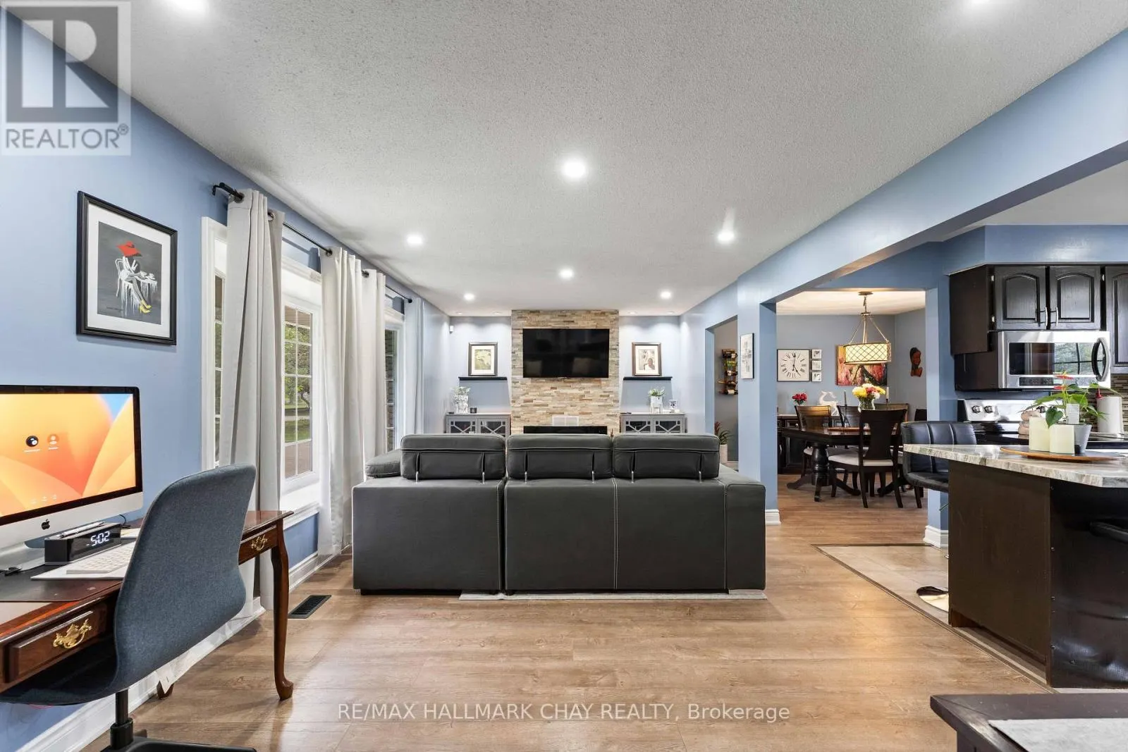 6 MAES CRESCENT