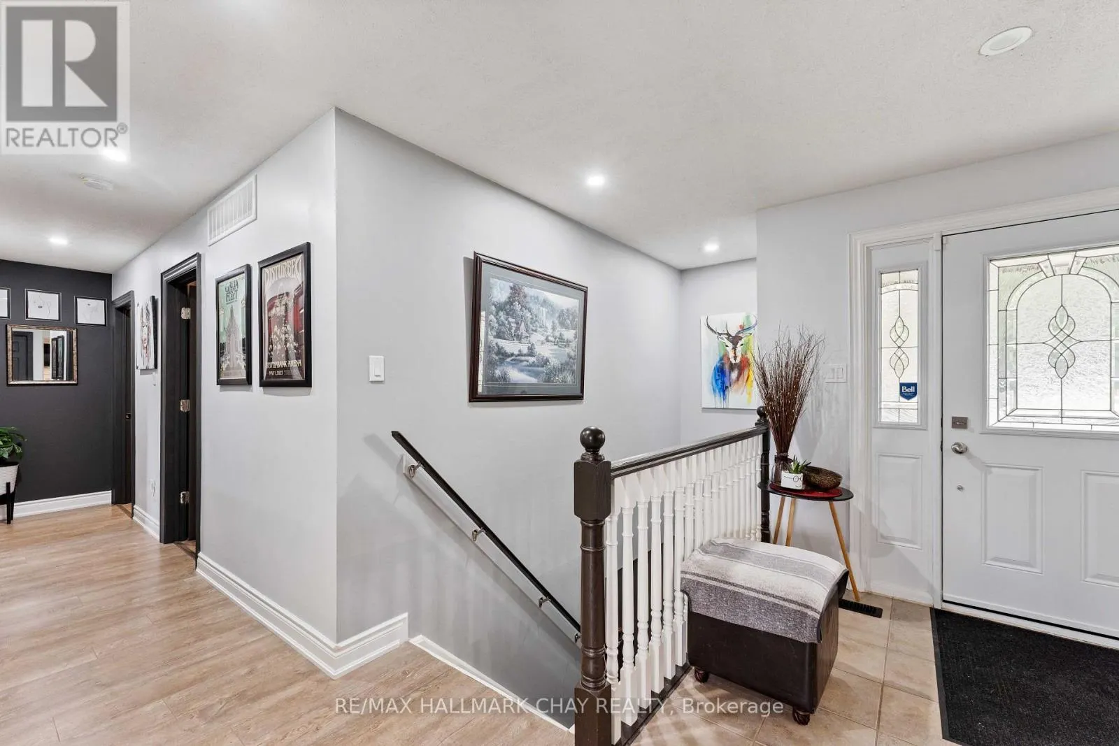 6 MAES CRESCENT