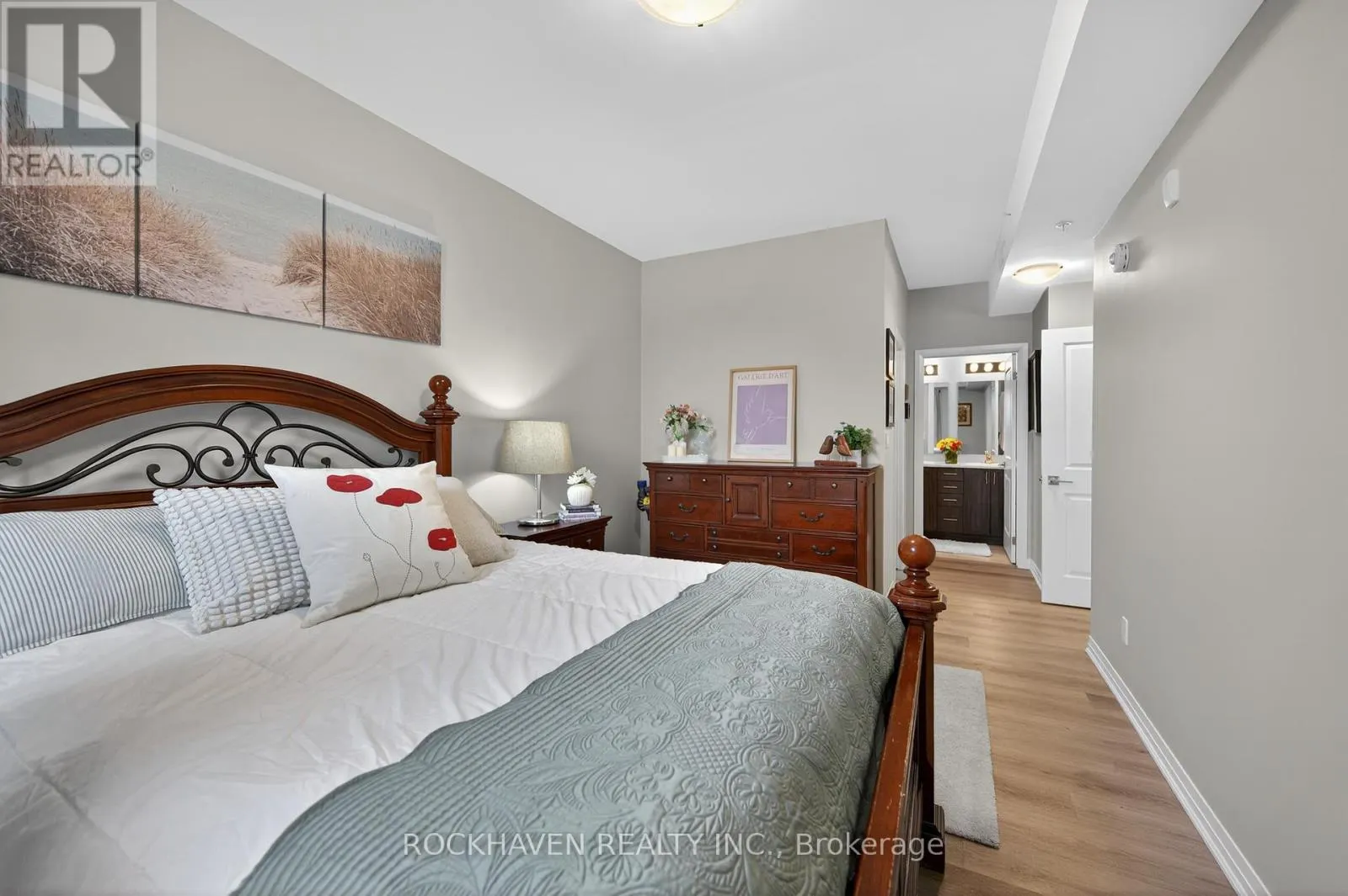 209 - 5 HAMILTON STREET N