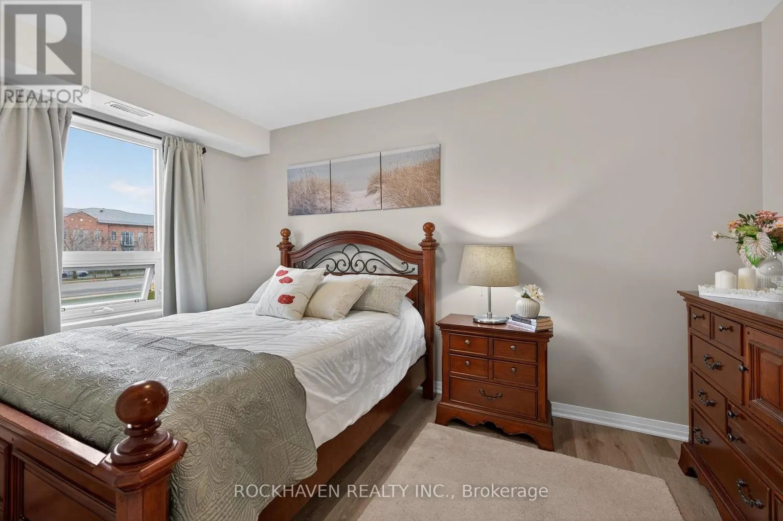 209 - 5 HAMILTON STREET N