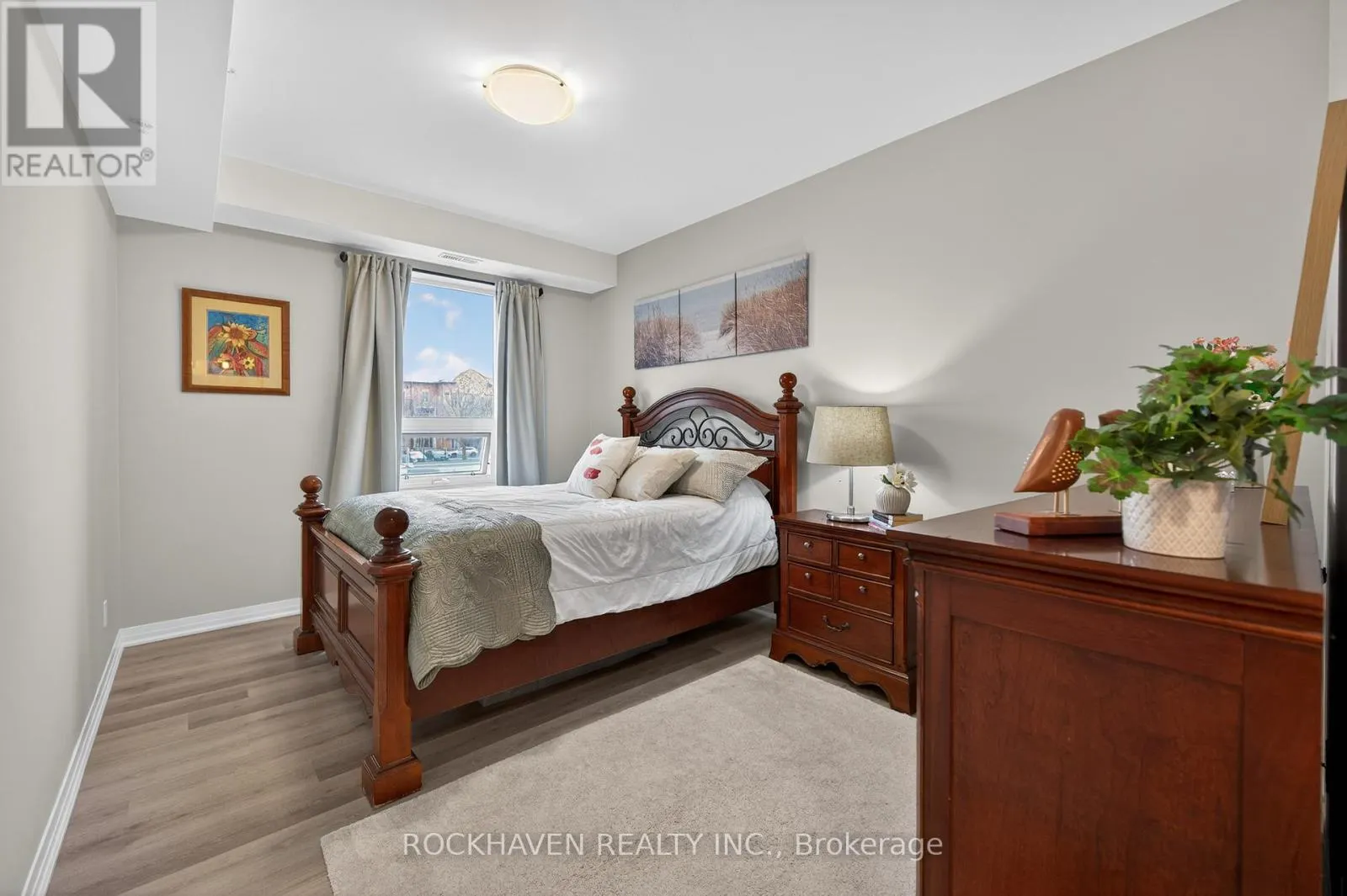 209 - 5 HAMILTON STREET N