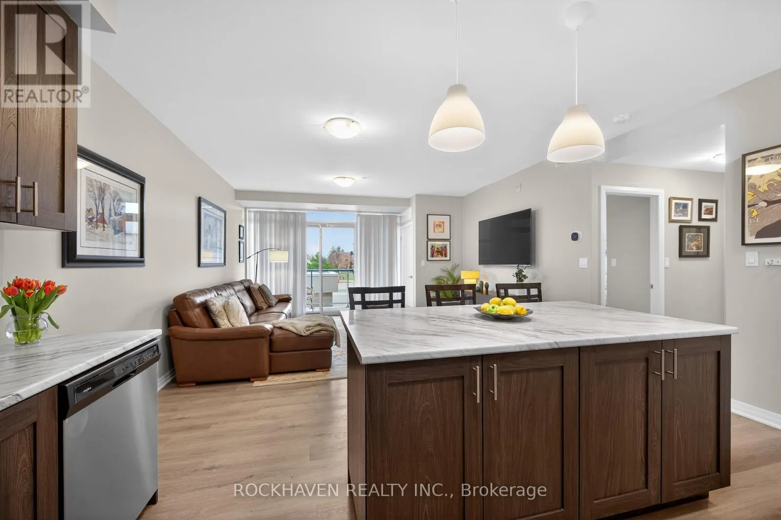 209 - 5 HAMILTON STREET N