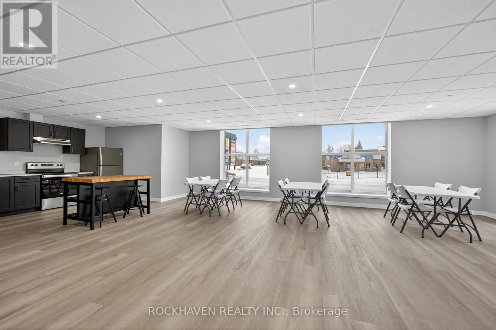 209 - 5 HAMILTON STREET N