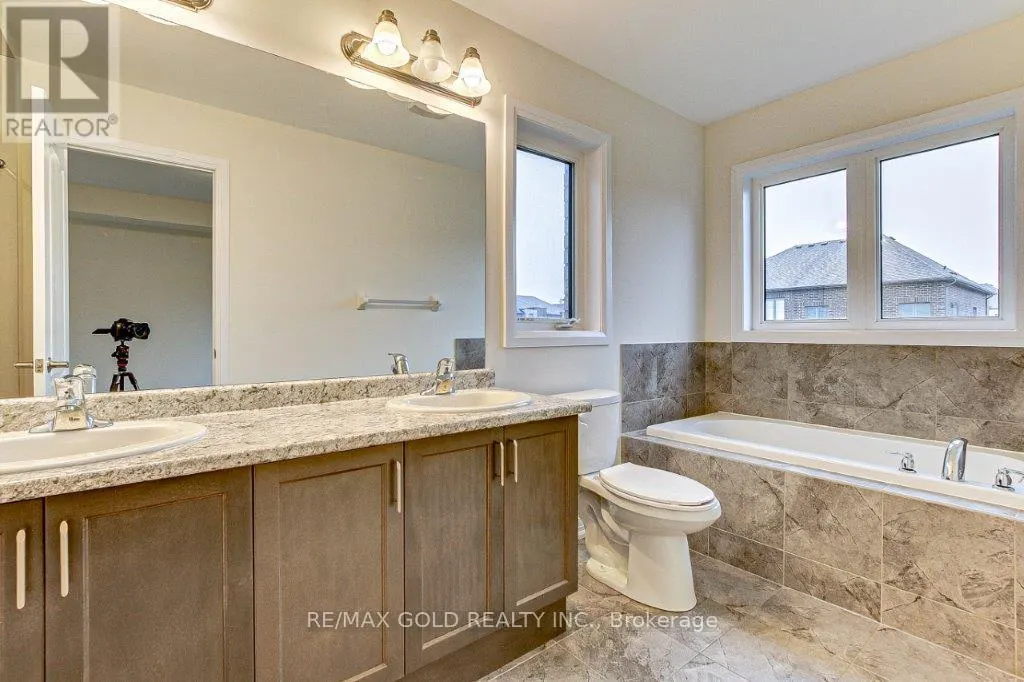 120 HUNTINGFORD TRAIL