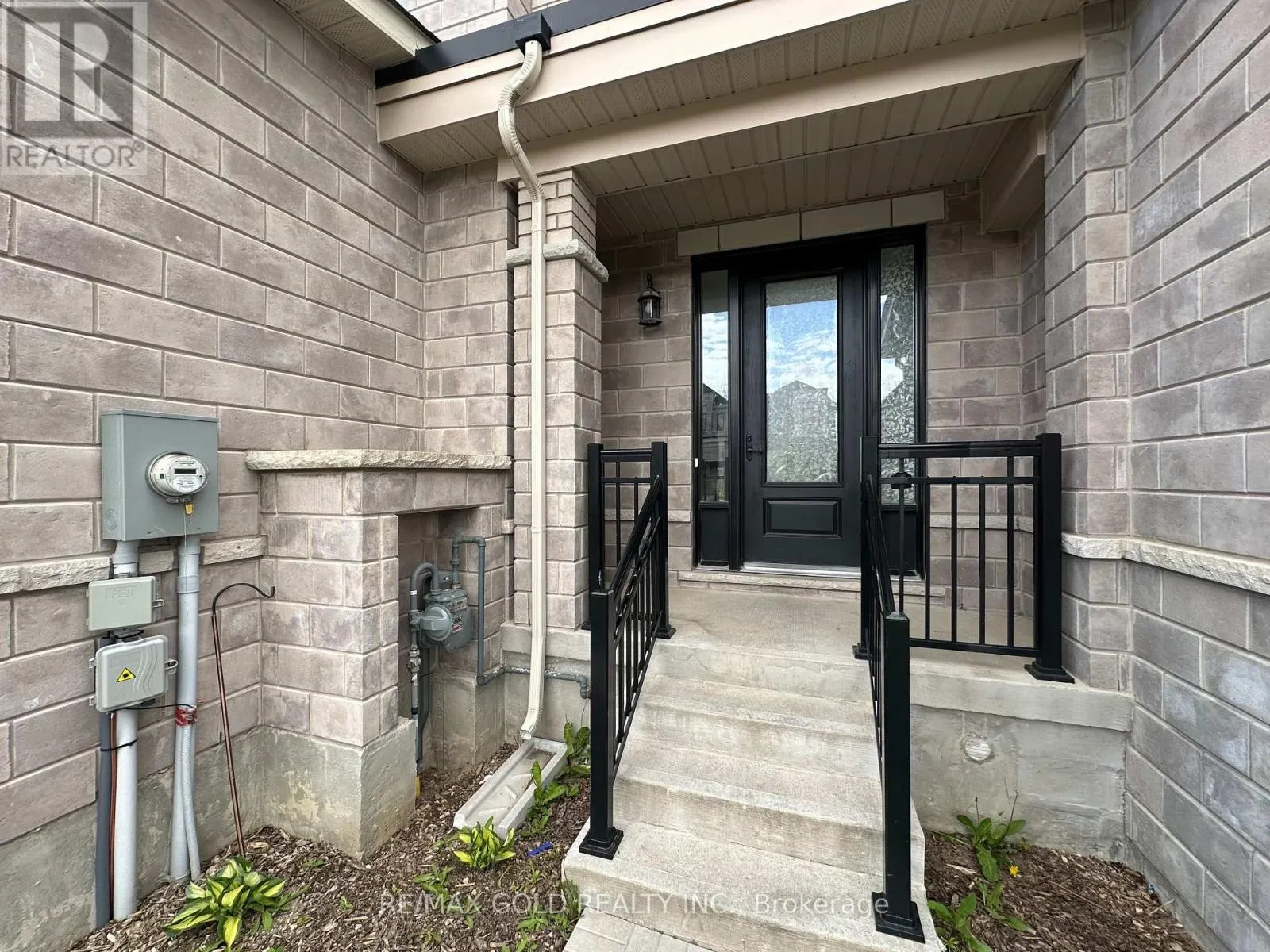 120 HUNTINGFORD TRAIL
