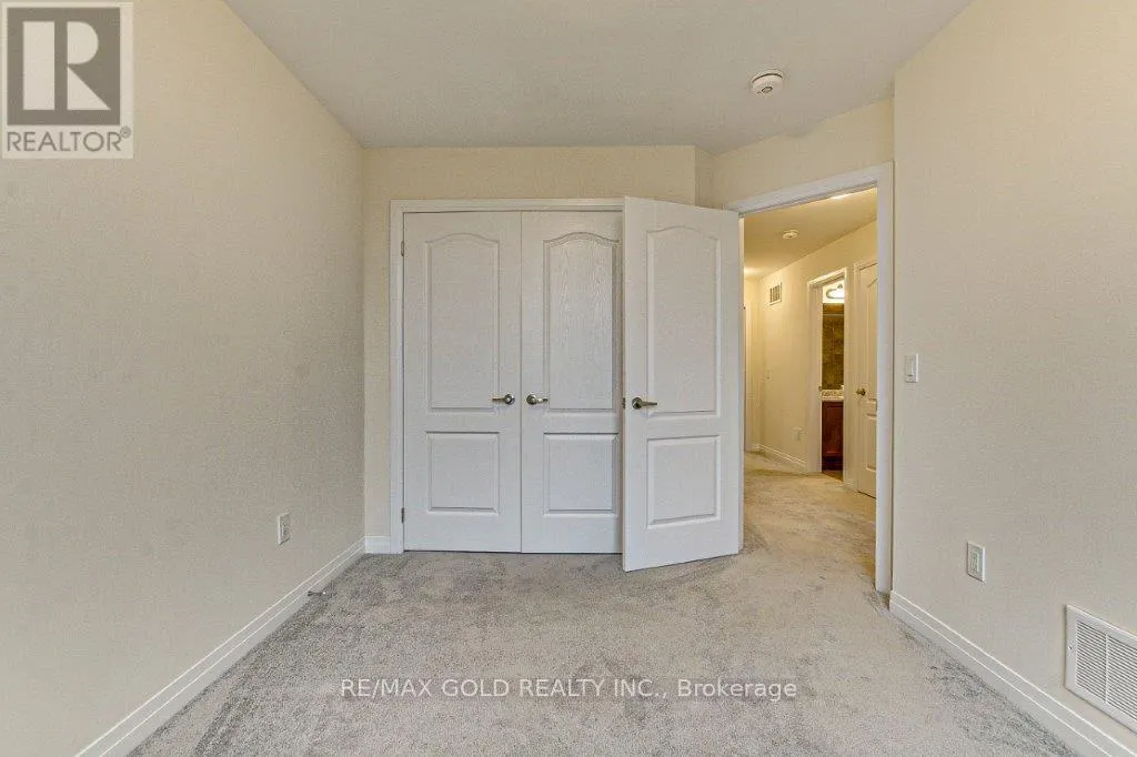 120 HUNTINGFORD TRAIL