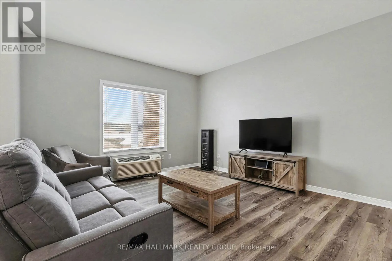 208 - 1026 LAURIER STREET