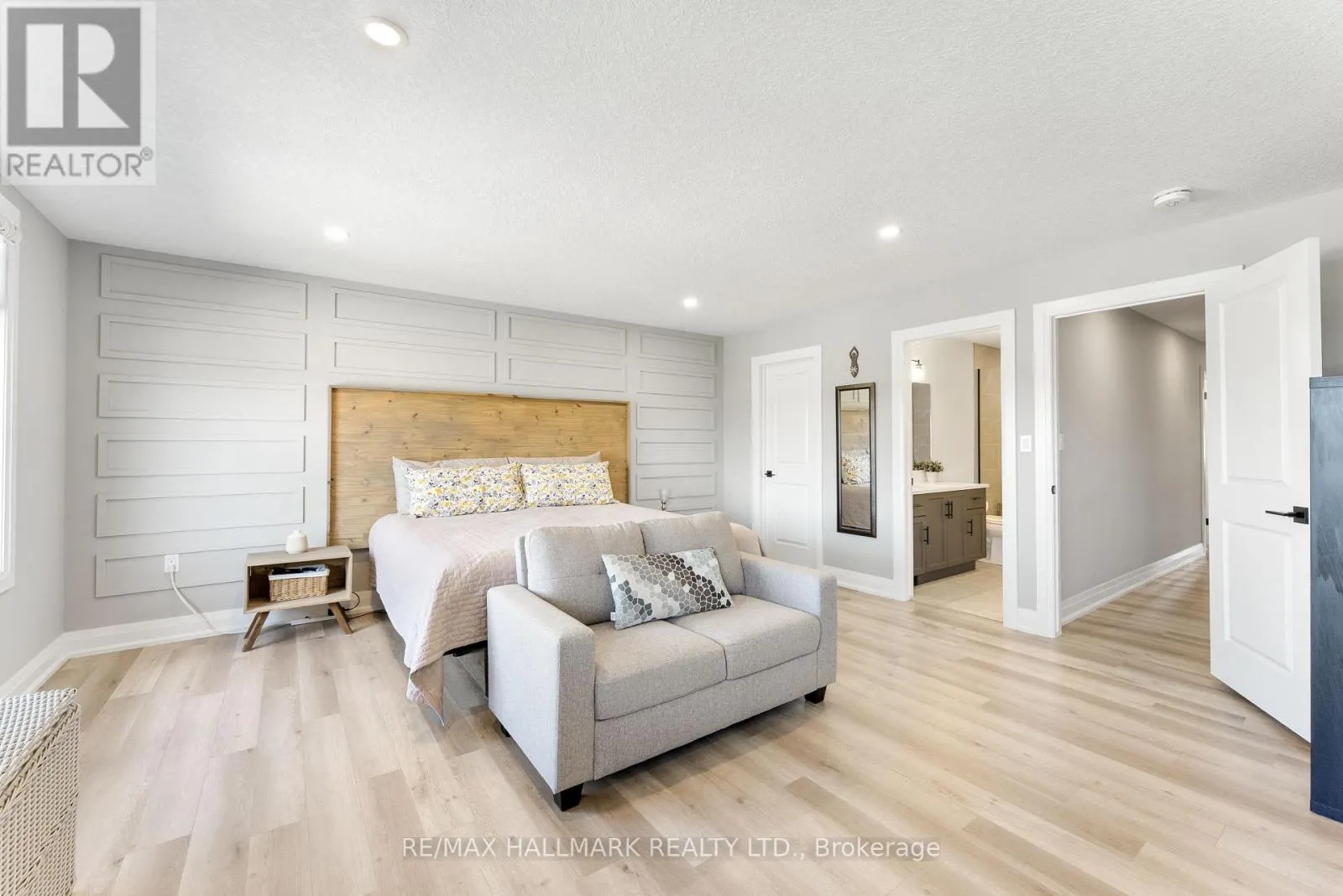77 REA DRIVE