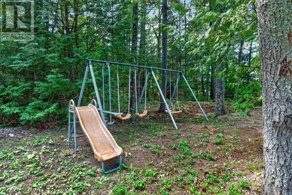 1138 HELEN LANE