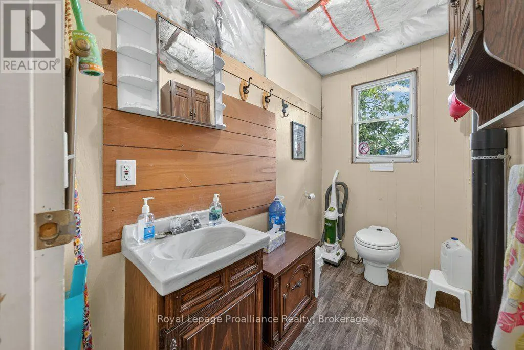 1138 HELEN LANE