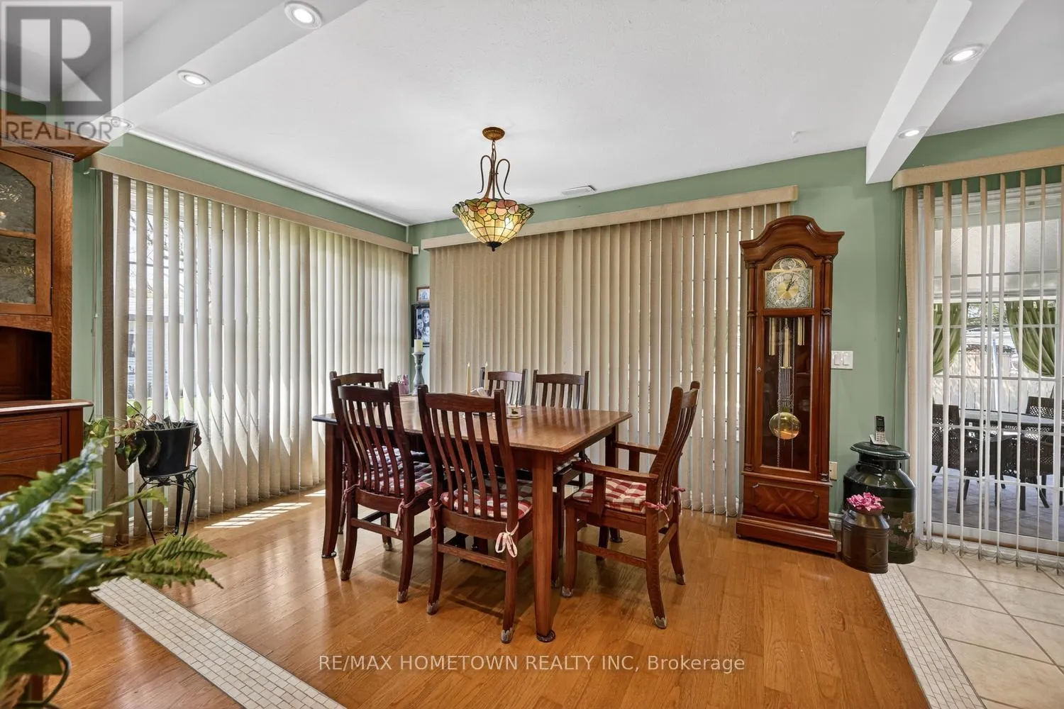 24 REGENCY PLACE