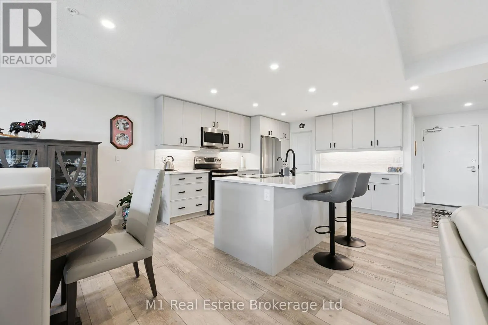 411 - 99B FARLEY ROAD #411
