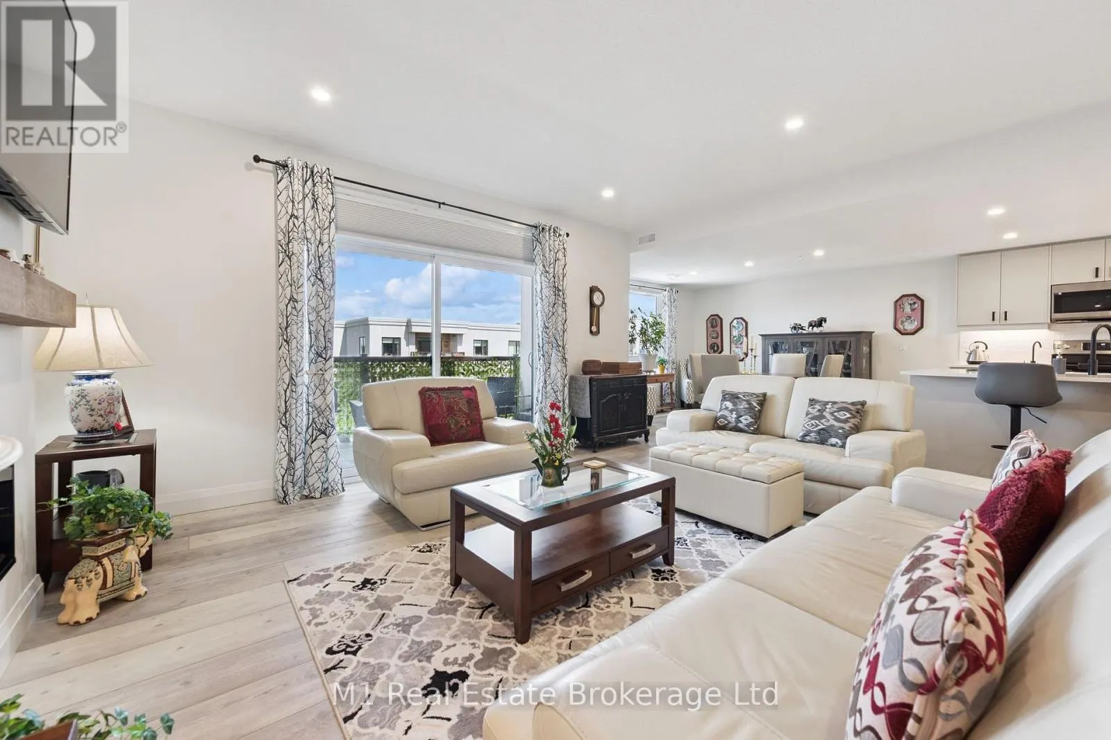 411 - 99B FARLEY ROAD #411